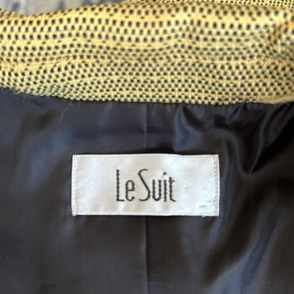 Item # 156 Tweed Blazer - Picture 4 of 6